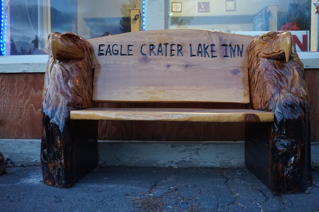 Eagle Crater Lake Inn Chemult Exteriör bild