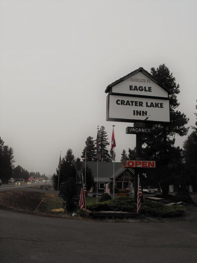 Eagle Crater Lake Inn Chemult Exteriör bild